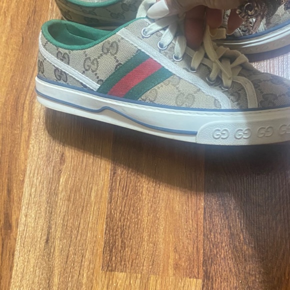 Gucci tennis shoes/ Gucci thong sandal - Picture 6 of 9